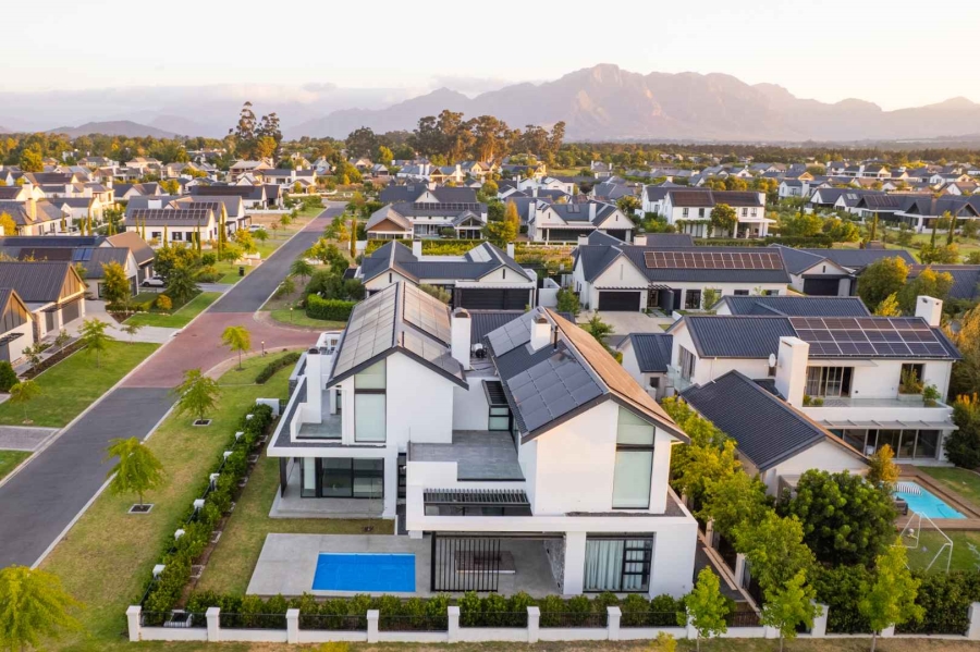 4 Bedroom Property for Sale in Val De Vie Estate Western Cape